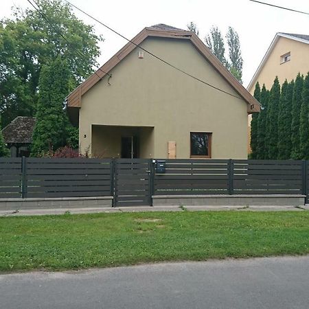Klara Villa Siófok Esterno foto
